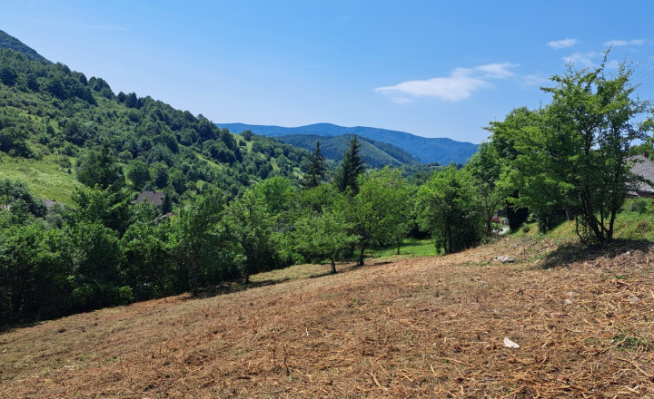 Iba u nás, ponúkame na predaj slnečný pozemok  okres Prievidza - fotografia 2