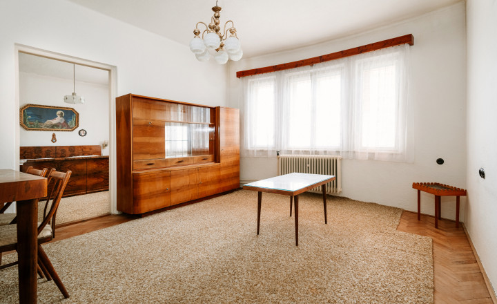 Predaj rodinného domu v obci Divín s výhľadom na hrad - fotografia 11