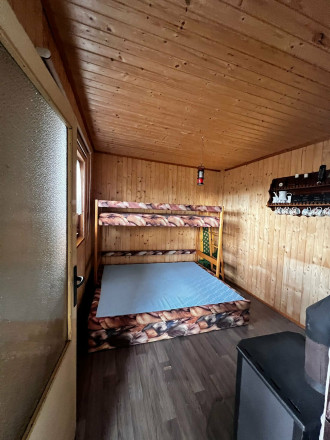 Výhodná ponuka- dve chatky s veľkým pozemkom v Beckove - fotografia 13