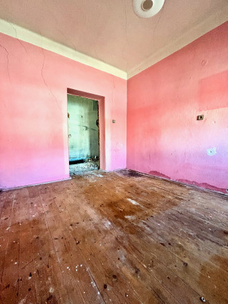 Na predaj rodinný dom s projektom na rekonštrukciu v Mýtnej - fotografia 9