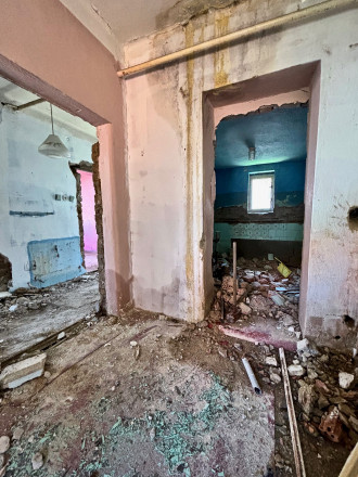 Na predaj rodinný dom s projektom na rekonštrukciu v Mýtnej - fotografia 12