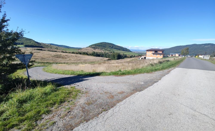 Na predaj stavebný pozemok v obci Stožok - fotografia 1