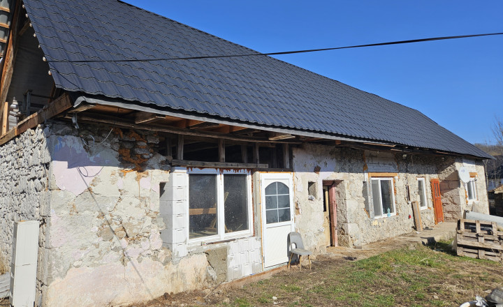 Čiastočne prerobený vidiecky dom/chata vo Veľkom Lome - fotografia 1