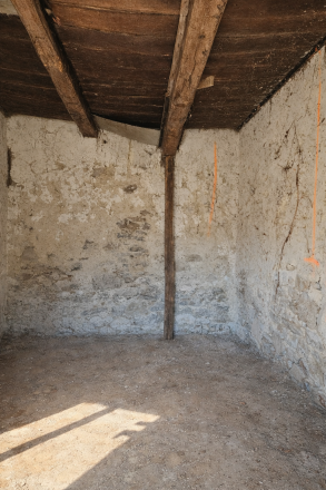 Čiastočne prerobený vidiecky dom/chata vo Veľkom Lome - fotografia 9