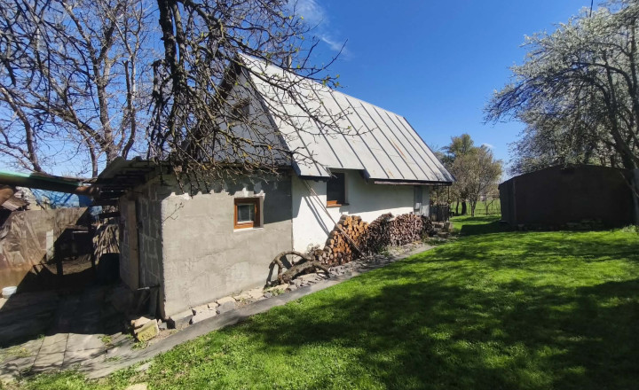 Predaj, väčší pozemok s chatou - fotografia 2