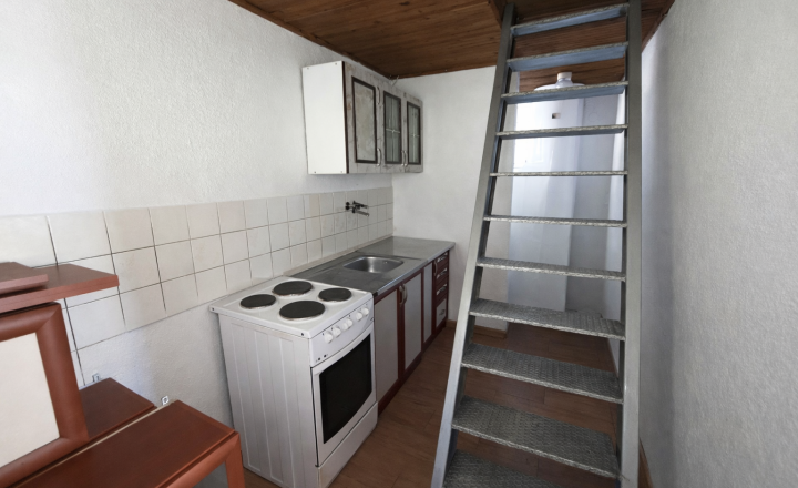 Predaj, väčší pozemok s chatou - fotografia 7