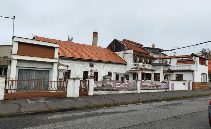 Znížená cena. Predaj rodinného domu a komplex budov v Lučenci časť Opatová