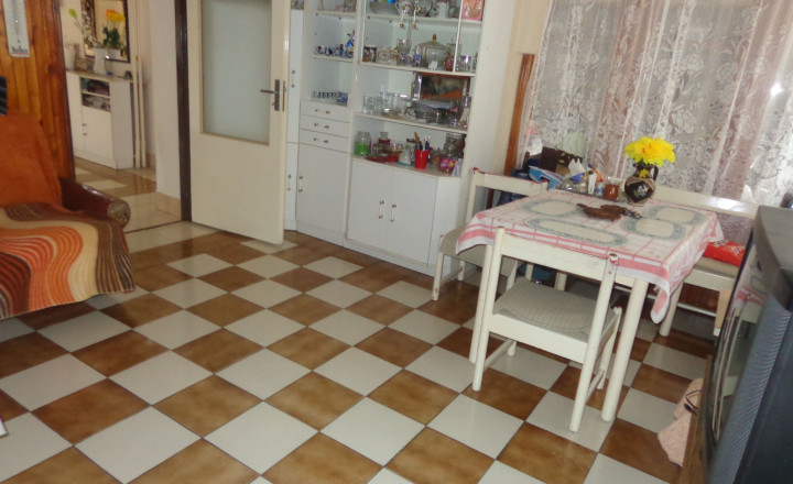 Znížená cena. Predaj rodinného domu a komplex budov v Lučenci časť Opatová - fotografia 7