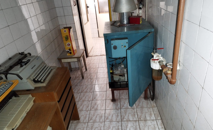 Znížená cena. Predaj rodinného domu a komplex budov v Lučenci časť Opatová - fotografia 14