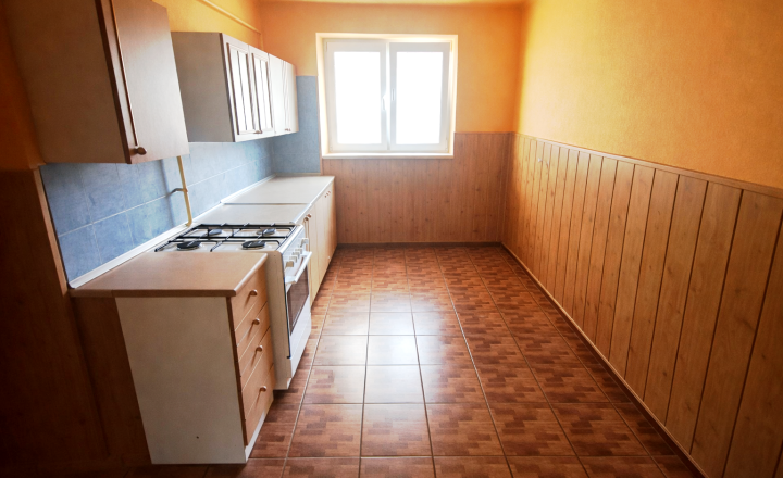Predaj, tehlový 2-izb.byt v obci Cinobaňa časť Katarínska Huta - fotografia 1