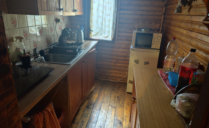 Ponúkame na predaj peknú rekreačnú chatu v blízkosti Hotel Zerrenpach Látky - fotografia 4
