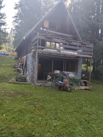 Ponúkame na predaj peknú rekreačnú chatu v blízkosti Hotel Zerrenpach Látky - fotografia 13
