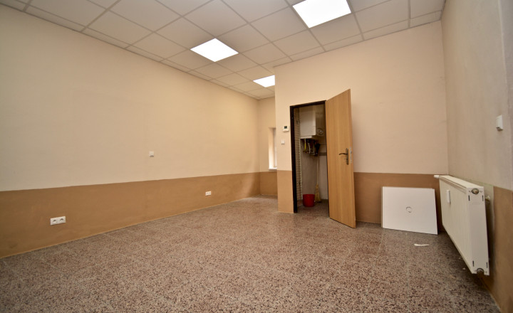 Predaj komerčnej nehnuteľnosti v centre mesta Lučenec - fotografia 6