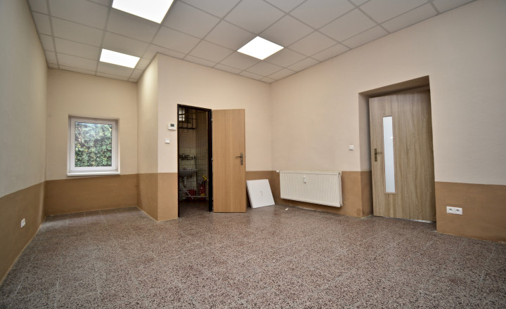 Predaj komerčnej nehnuteľnosti v centre mesta Lučenec - fotografia 7