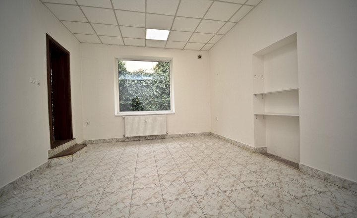 Predaj komerčnej nehnuteľnosti v centre mesta Lučenec - fotografia 9