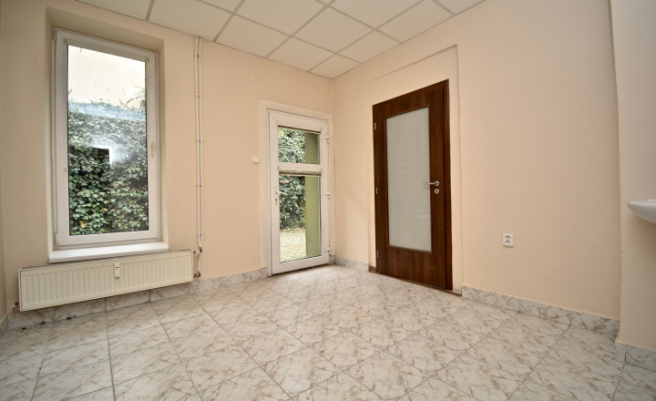 Predaj komerčnej nehnuteľnosti v centre mesta Lučenec - fotografia 12