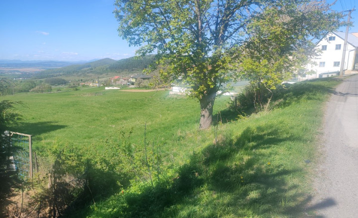 Na predaj pozemok vhodný na výstavbu rodinného domu 2531m2. - fotografia 5