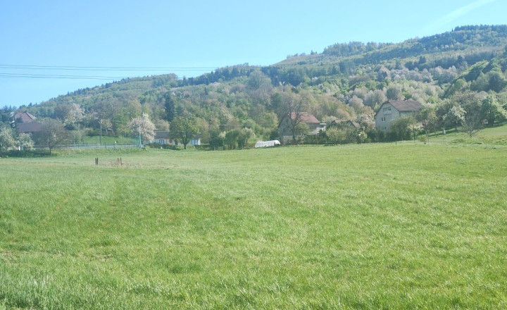 Na predaj pozemok vhodný na výstavbu rodinného domu 2531m2. - fotografia 7