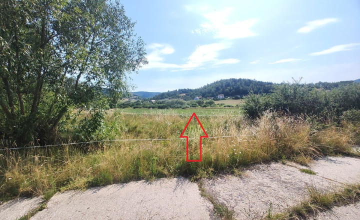 Na predaj rovinatý pozemok 1205m2 na rekreačné účely. - fotografia 1