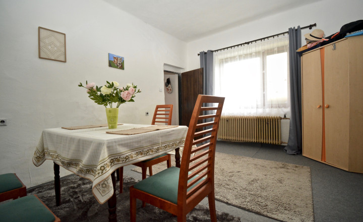 RODINNÝ DOM S VEĽKÝM POZEMKOM V OBCI NOVÉ HONY - fotografia 4