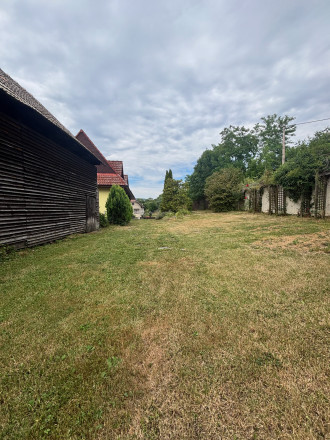Na predaj štýlový rodinný dom s rozľahlým pozemkom 4 500 m² v obci Ľuboreč - fotografia 4
