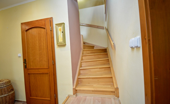 Na predaj štýlový rodinný dom s rozľahlým pozemkom 4 500 m² v obci Ľuboreč - fotografia 7