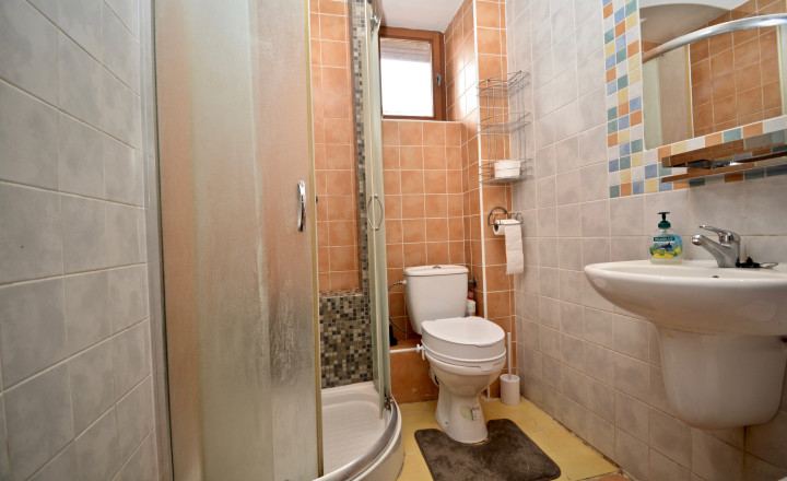 Na predaj štýlový rodinný dom s rozľahlým pozemkom 4 500 m² v obci Ľuboreč - fotografia 12