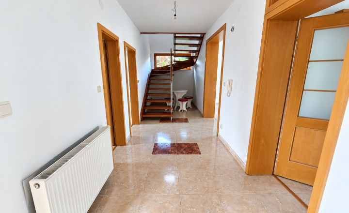 Na predaj nový 6-izbový rodinný dom VARIOR – Lučenec, Špitálska ulica - fotografia 4
