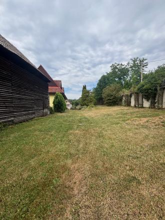 Na predaj štýlový rodinný dom s rozľahlým pozemkom 4 500 m² v obci Ľuboreč - fotografia 4
