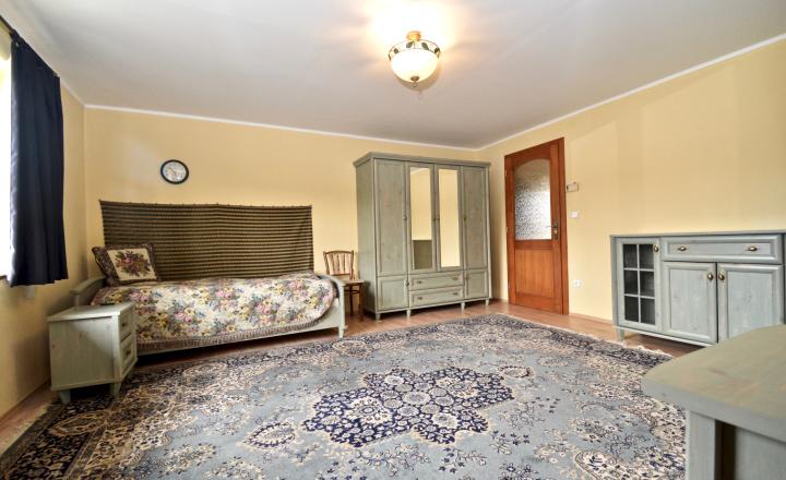 Na predaj štýlový rodinný dom s rozľahlým pozemkom 4 500 m² v obci Ľuboreč - fotografia 13