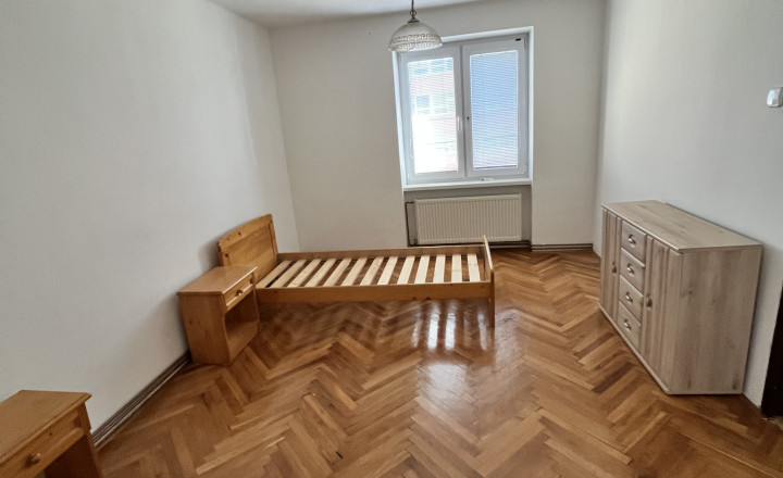 Trojizbový byt na Sasinkovej ulici - fotografia 3