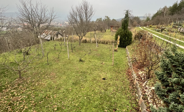 Výhodná ponuka- dve chatky s veľkým pozemkom v Beckove - fotografia 18