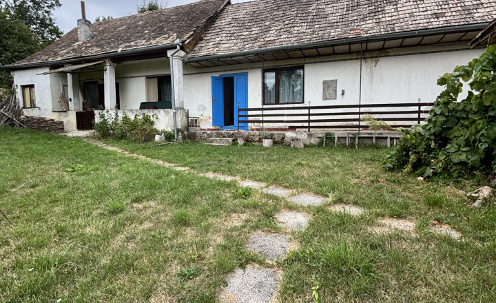 RODINNÝ DOM S VEĽKÝM POZEMKOM V OBCI NOVÉ HONY - fotografia 2