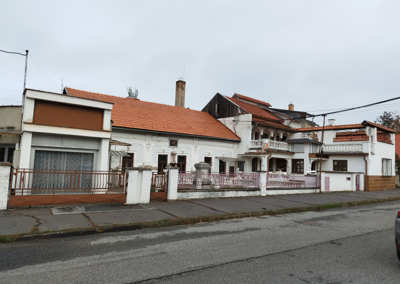 Znížená cena. Predaj rodinného domu a komplex budov v Lučenci časť Opatová